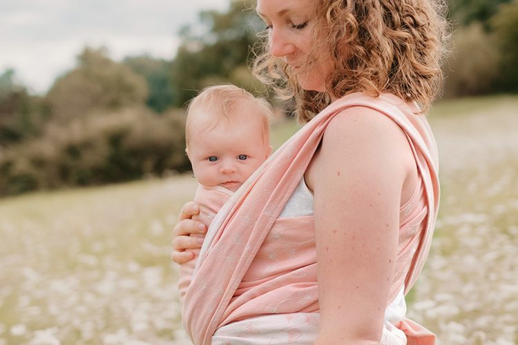 Porter bébé l’été