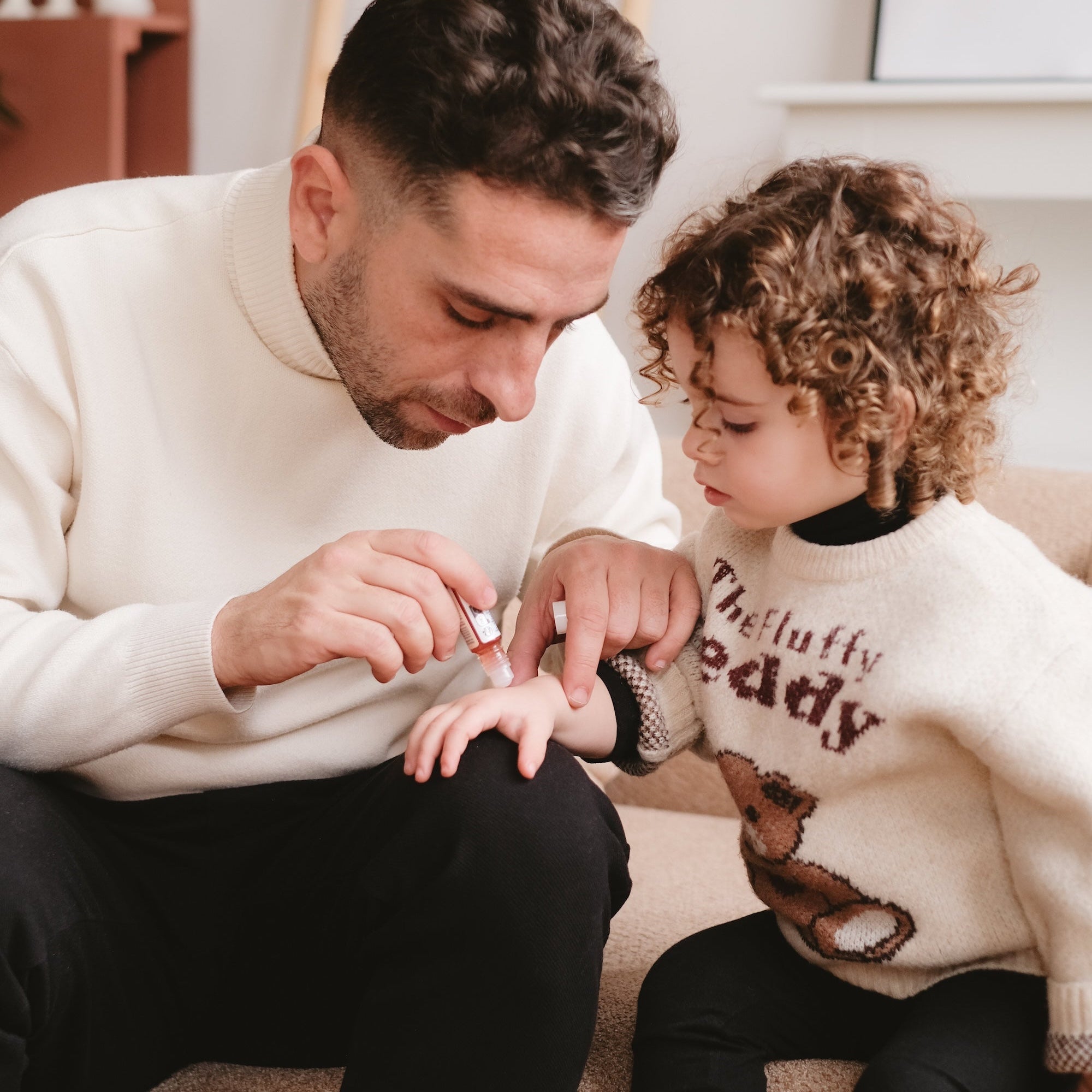 The nurse is dad, the little emergency kit