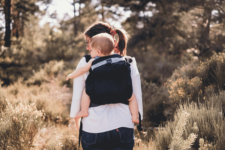 Facilitez vos journées, pensez porte-bébé !