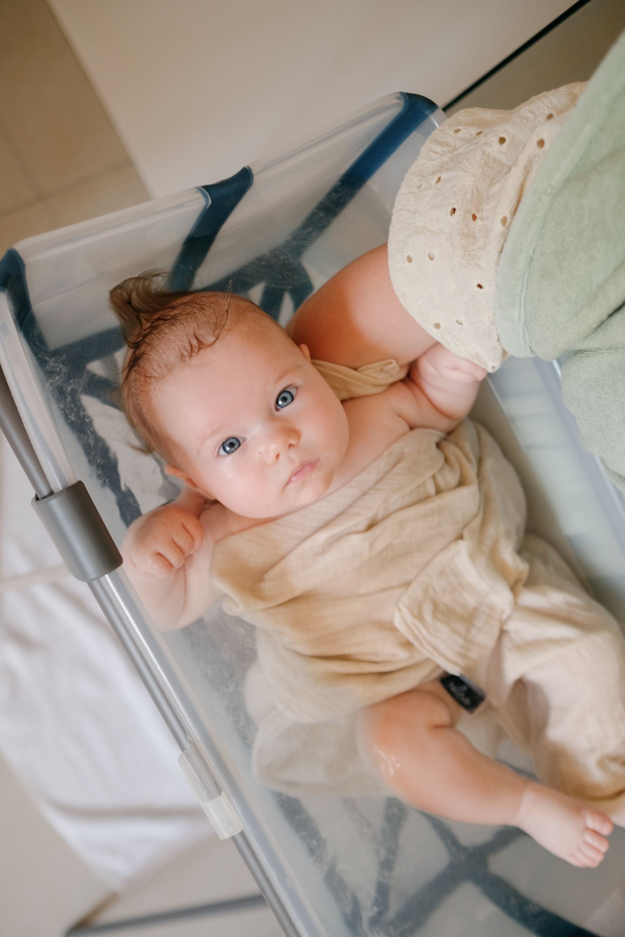 Bain Cocoon : Cape de Bain innovante, Amande
