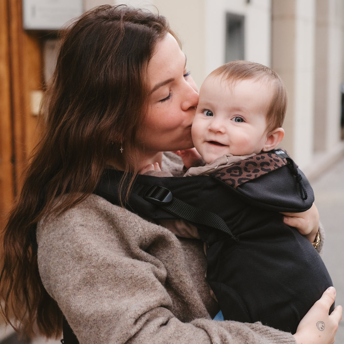 ByKay Hipsling - Porte-bébé asymétrique sur une épaule - Pour nouveau-nés jusqu'à 15 ByKay Hipsling - Porte-bébé asymétrique sur une épaule - Pour nouveau-nés jusqu'à 15