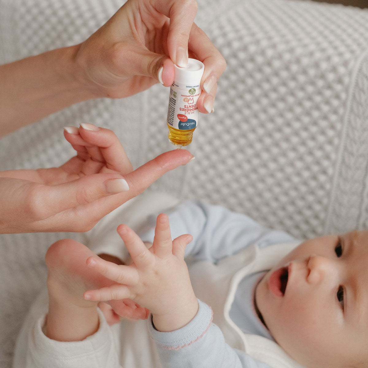 Huile Premières Dents, apaise les gencives